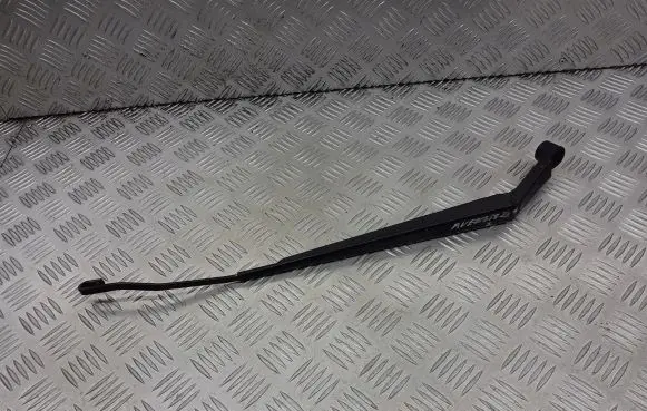 Toyota Avensis T250 Front wiper blade arm