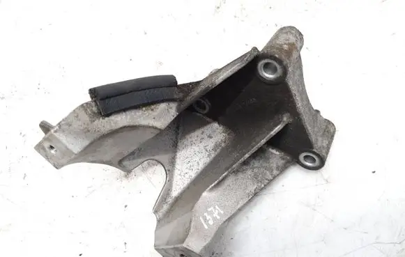 Peugeot 307 Engine mounting bracket 9638770480