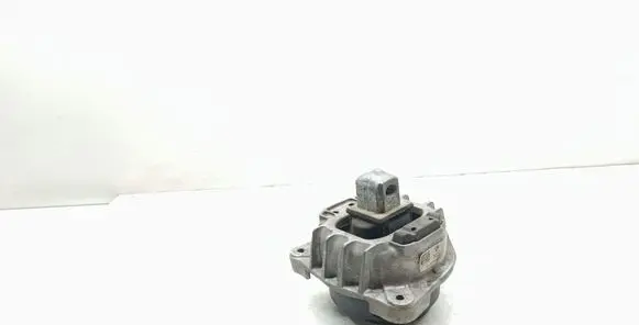 BMW 5 F10 F11 Engine mount bracket 6777371 22116777371