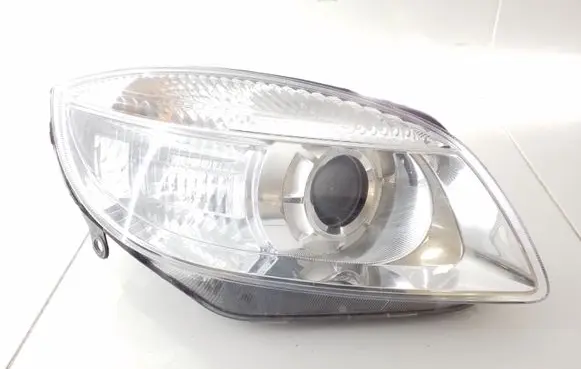 Skoda Fabia Mk2 (5J) Headlight/headlamp 24783200R