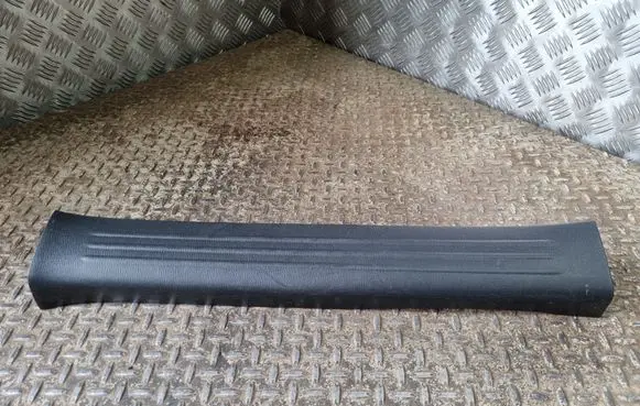 Mazda CX-5 II Front sill trim cover KB7W68710