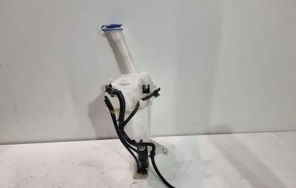 Toyota Yaris Cross Windshield washer fluid reservoir/tank 