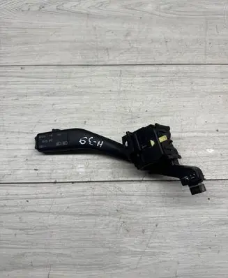Volkswagen PASSAT B6 Indicator stalk 1K0953513A 01103501 10350171216162