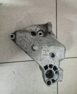 Volkswagen Golf IV Engine mounting bracket 038199207H