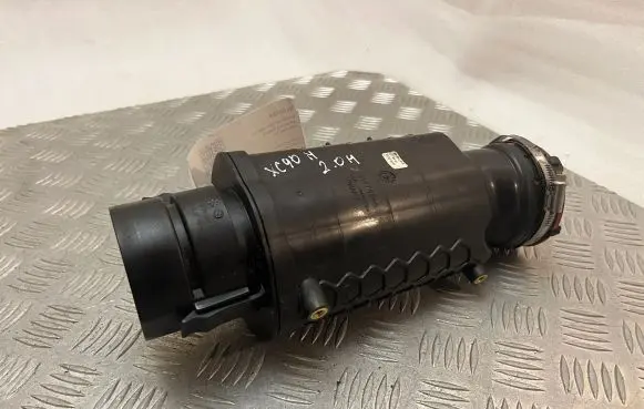 Intake resonator