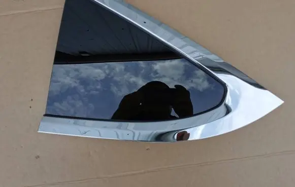 Tesla Model X Rear side window 1034907-85-F
