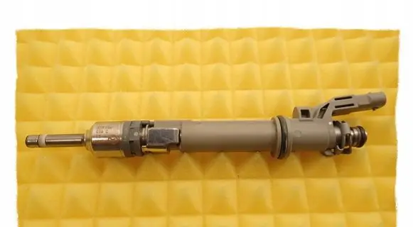 Audi A8 S8 D4 4H Fuel injector 07P906036C