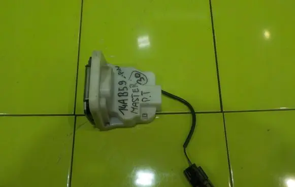 Renault Master III Front door lock 