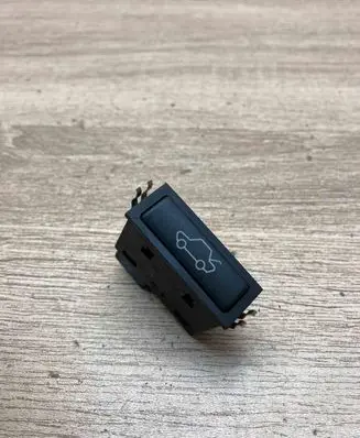 BMW X5 E53 Tailgate opening switch 8365579