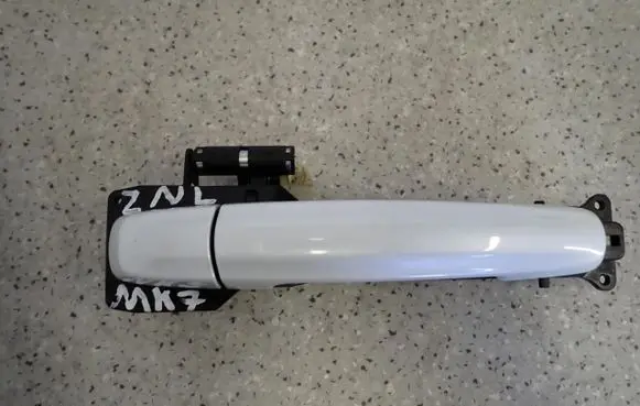 Suzuki Swift Cultus Sliding door exterior handle 