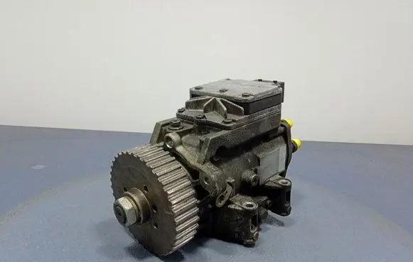 Audi A6 Allroad C5 Fuel injection high pressure pump 059130106E