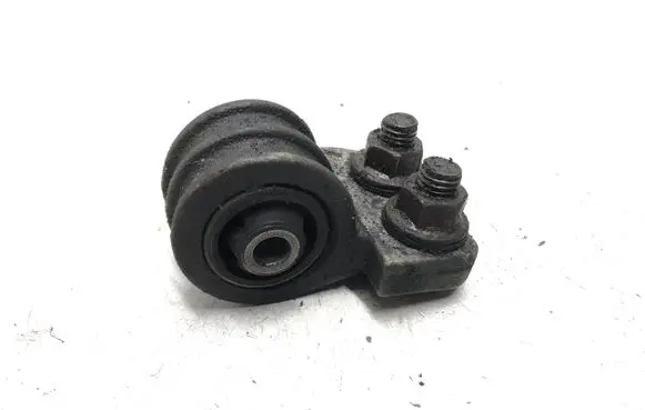 Engine mount bracket