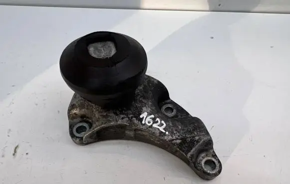 Audi A6 S6 C6 4F Engine mounting bracket 4F0199343F 8D0199339M