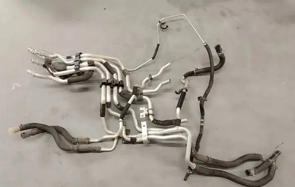 Chrysler Pacifica Engine coolant pipe/hose 68281056AG