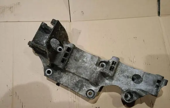 Audi TT Mk1 Generator/alternator bracket 06A903143P