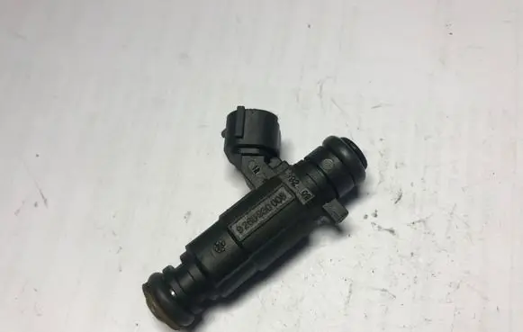 Hyundai Matrix Fuel injector 9260930006 3531022600
