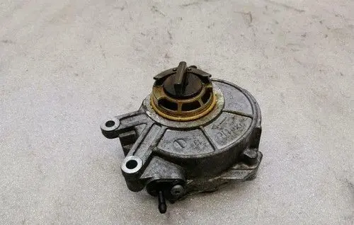 BMW 5 F10 F11 Central locking vacuum pump 8605976