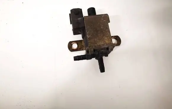 Volkswagen Bora Turbo solenoid valve 028906283A