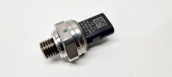 Skoda Karoq Oil pressure sensor 05E906277A