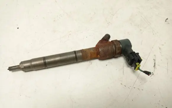 Hyundai i30 Fuel injector 338002A900