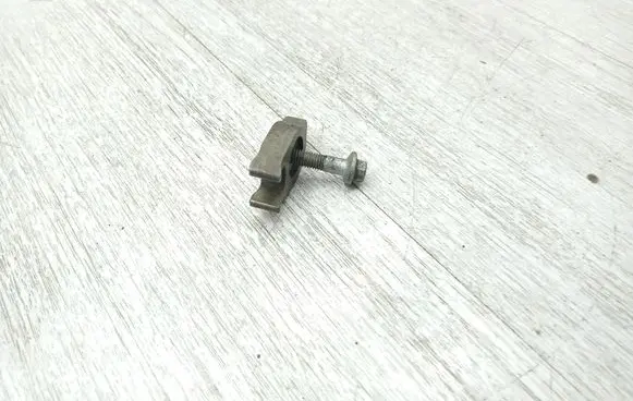 Ford Focus Fuel Injector clamp holder