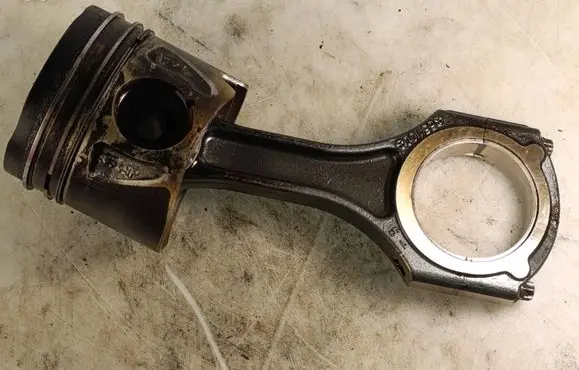 Mercedes-Benz E W212 Piston with connecting rod 65100 8349P