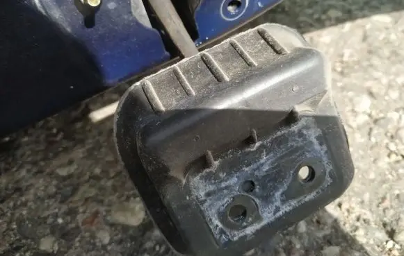 Chrysler 300M Rear door check strap stopper
