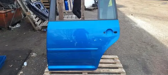 Nissan Note (E11) Rear door