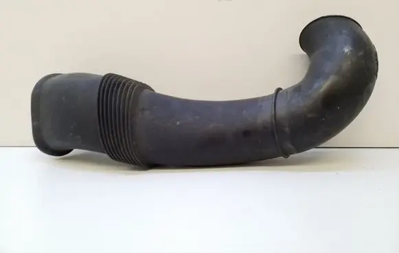 Volkswagen Touareg I Air intake duct part 7L6129752 7L6129609