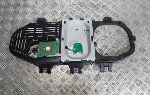 Mercedes-Benz ML W164 Aerial antenna amplifier A1648202575 28044931 28072060