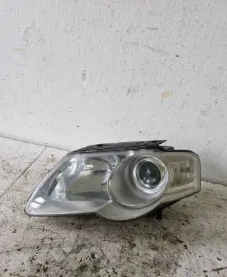 Volkswagen PASSAT B6 Headlight/headlamp