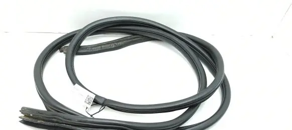 Nissan Primastar Front door rubber seal 