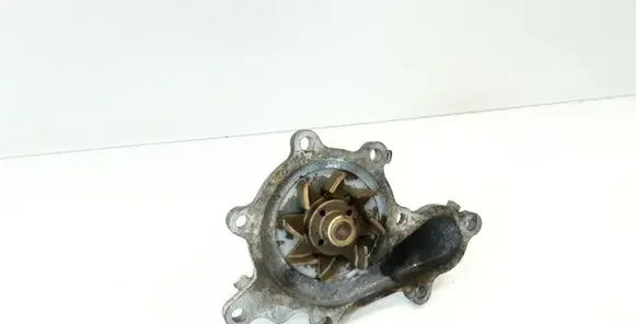 Nissan X-Trail T30 Water pump