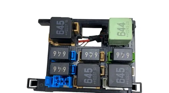 Volkswagen Caddy Fuse box set 7N0937503