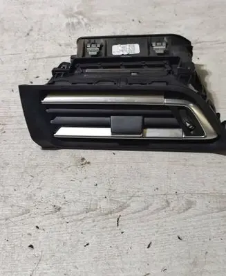 Peugeot 308 Dash center air vent grill 1303818XZD