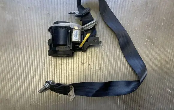 Citroen C-Crosser Front seatbelt 604675800