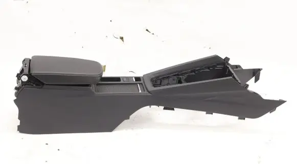 Skoda Octavia Mk4 Other center console (tunnel) element 5783363