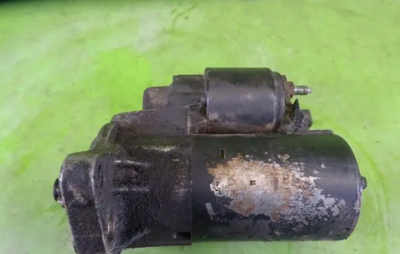 Volkswagen Golf IV Starter motor