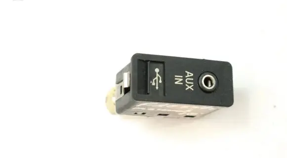 BMW 5 F10 F11 AUX in-socket connector 9129651