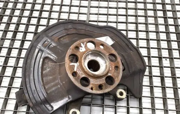 Mercedes-Benz A W176 Front wheel hub spindle knuckle 