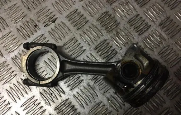 Ford Galaxy Piston with connecting rod 038j