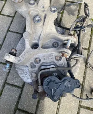 Chrysler Pacifica Rear wheel hub 016AB