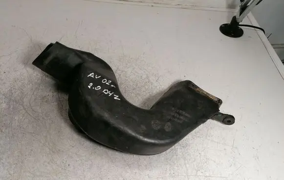Toyota Avensis T220 Air intake hose/pipe 177510B010 1775102080