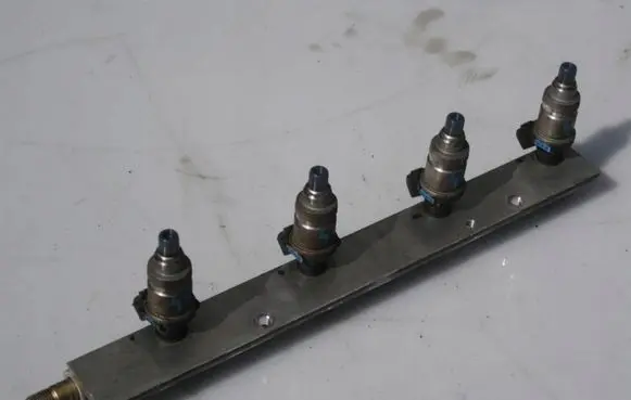 Fuel injector