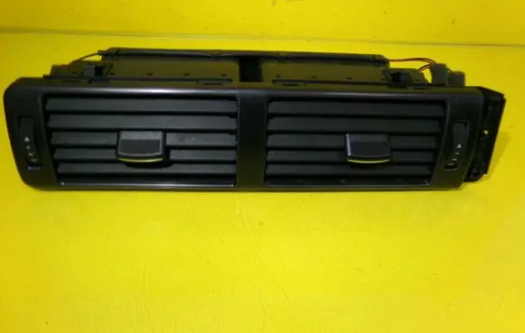 Audi A6 S6 C5 4B Dash center air vent grill 4B1820951