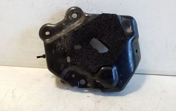 Nissan Navara D23 Fuel pump bracket 166347195R