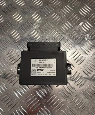 Porsche Macan (95B) Hand brake control module 95B907801C 95B907801B