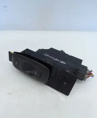 Volvo V70 Electric window control switch 8673187