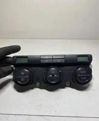 Volkswagen Golf V Climate control unit