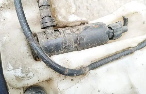 Opel Astra G Headlight washer pump 